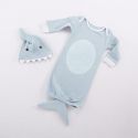 Chemise de nuit et bonnet pour bébé requin bleu