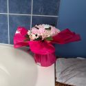 Bouquet bébé avec une fleurs de Cape de Bain brodée au prénom de bébé : Rose | Fripoune