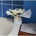 Bouquet de Naissance avec une fleurs de Cape de Bain brodée au prénom de bébé : Blanc | Fripoune